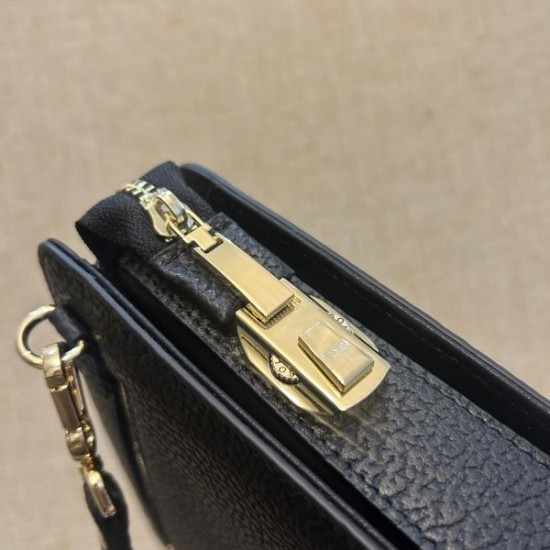 2024SS 今すぐオシャレになれる! PRADA プラダ クラッチバッグ 2024SS 今すぐオシャレになれる! PRADA プラダ クラッチバッグ
