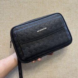 2024SS 上品カジュアルな雰囲気に PRADA プラダ クラッチバッグ
