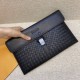 2024SS 上品なカジュアルコーデに PRADA プラダ クラッチバッグ 2024SS 上品なカジュアルコーデに PRADA プラダ クラッチバッグ