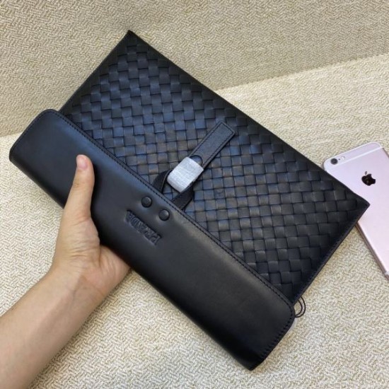 2024SS 上品なカジュアルコーデに PRADA プラダ クラッチバッグ 2024SS 上品なカジュアルコーデに PRADA プラダ クラッチバッグ