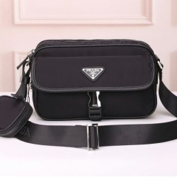 2024SS 人気の高さがうかがえ PRADA プラダ ショルダーバッグ