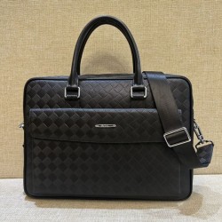 2024SS クールな印象に見せる PRADA プラダ ブリーフケース
