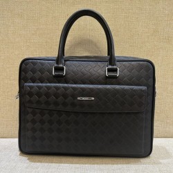 2024SS クールな印象に見せる PRADA プラダ ブリーフケース