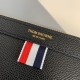 2024SS 履き心地抜群 THOM BROWNE トムブラウン クラッチバッグ