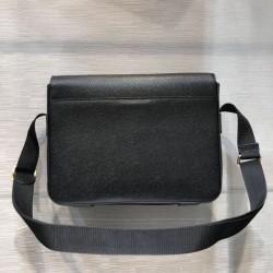 2024SS 今すぐ欲しい THOM BROWNE トムブラウン ショルダーバッグ