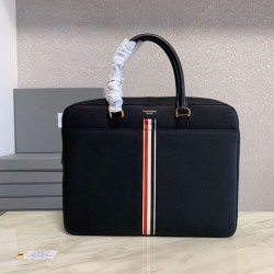 2024SS コーデの主役 THOM BROWNE トムブラウン ブリーフケース