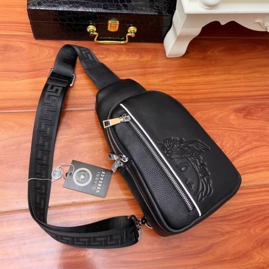 2024SS 発売極限状態! VERSACE ヴェルサーチェ チェストバッグ 2024SS 発売極限状態! VERSACE ヴェルサーチェ チェストバッグ