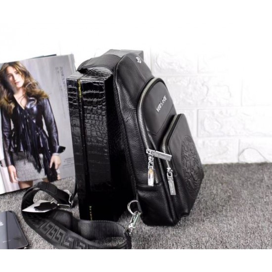 2024SS 海外先行発売! VERSACE ヴェルサーチェ チェストバッグ 2024SS 海外先行発売! VERSACE ヴェルサーチェ チェストバッグ