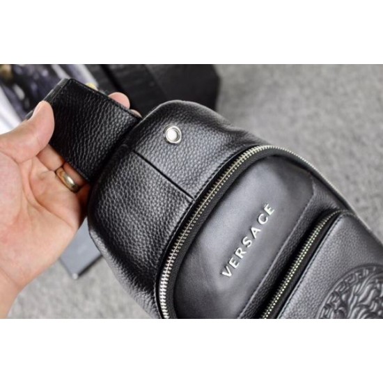 2024SS 海外先行発売! VERSACE ヴェルサーチェ チェストバッグ 2024SS 海外先行発売! VERSACE ヴェルサーチェ チェストバッグ