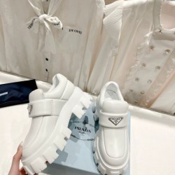 2024SS 魅力の詰まったスタイル PRADA プラダ レディース用 カジュアルシューズ