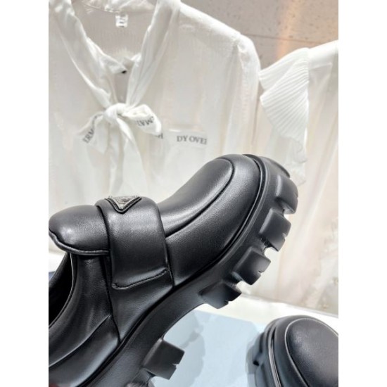 2024SS 魅力の詰まったスタイル PRADA プラダ レディース用 カジュアルシューズ 2024SS 魅力の詰まったスタイル PRADA プラダ レディース用 カジュアルシューズ