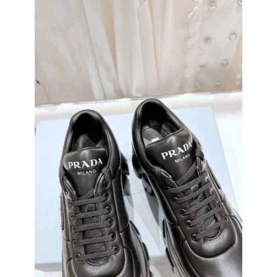 2024SS 遊び心が溢れるアイテム PRADA プラダ レディース用 カジュアルシューズ 2024SS 遊び心が溢れるアイテム PRADA プラダ レディース用 カジュアルシューズ