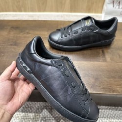 2024SS 魅力を持つ VALENTINO ヴァレンティノ レディース用 カジュアルシューズ