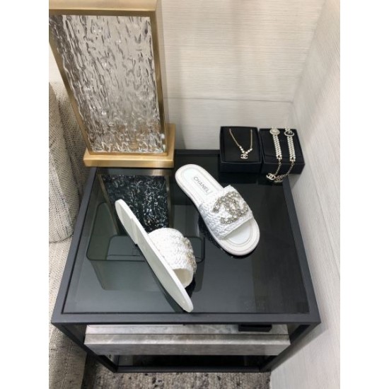 2024SS インパクト抜群のデザイン CHANEL シャネル レディーススリッパ