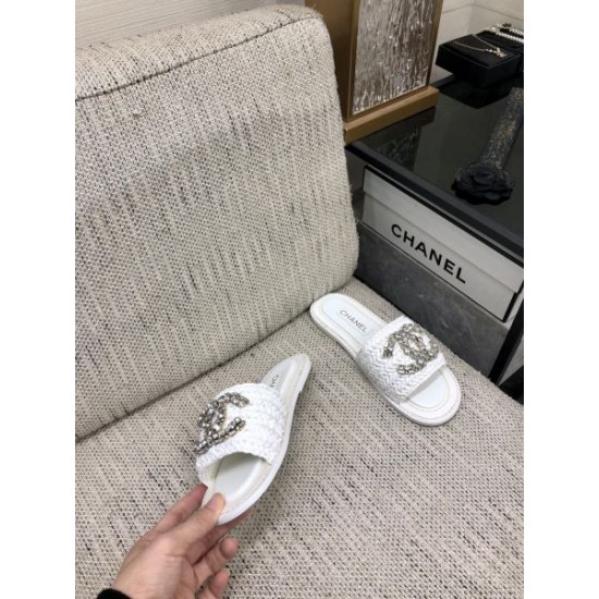 2024SS インパクト抜群のデザイン CHANEL シャネル レディーススリッパ