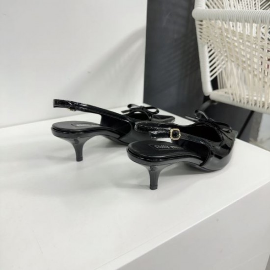 2024SS 定番人気商品 MIU MIU ミュウミュウ レディースサンダル