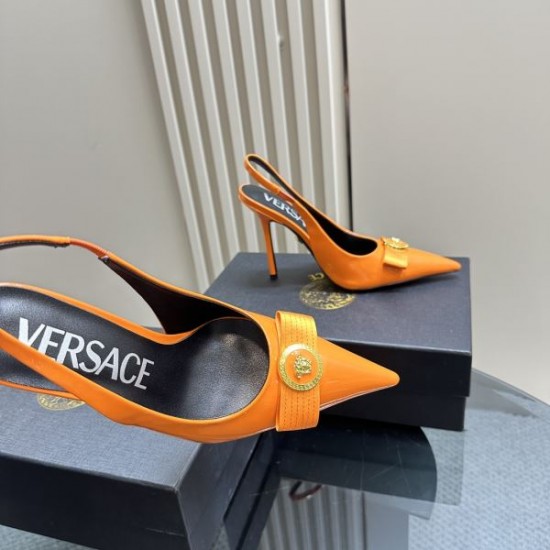 2024SS セレブも愛用 VERSACE ヴェルサーチェ レディースサンダル 2024SS セレブも愛用 VERSACE ヴェルサーチェ レディースサンダル