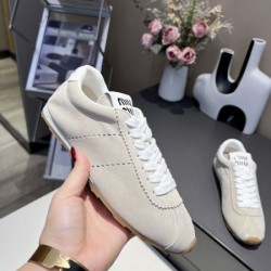 2024SS 季節を問わず活躍し MIU MIU ミュウミュウ レディース用 スニーカー