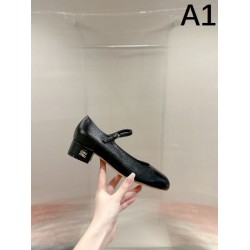 2024SS おしゃれを楽しむ！ MIU MIU ミュウミュウ レディース用 スニーカー