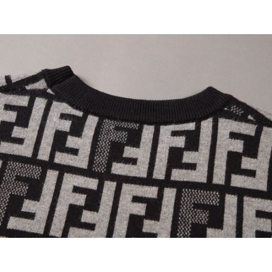2024SS 見た目以上のかっこいい FENDI フェンデイ セーター