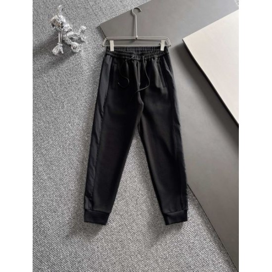 2024SS すっきりしたシルエット PRADA プラダ 上下セット 2024SS すっきりしたシルエット PRADA プラダ 上下セット