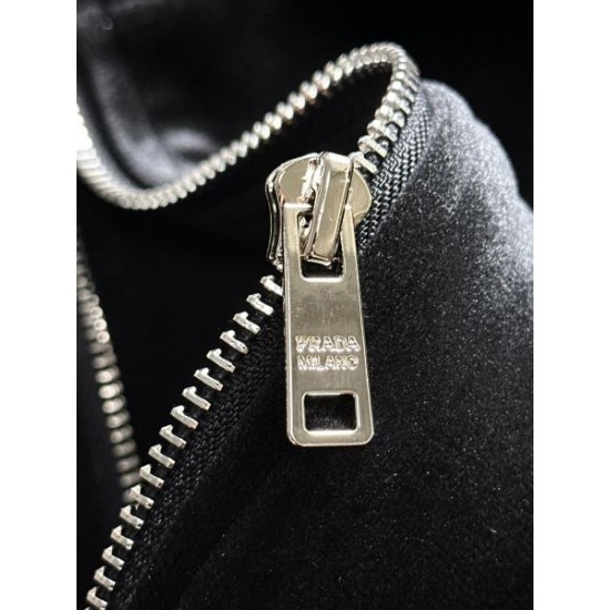 2024SS 希少!取り扱い店舗限定 PRADA プラダ 上下セット 2024SS 希少!取り扱い店舗限定 PRADA プラダ 上下セット