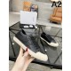 CELINE セリーヌ 存在感ばっちりなアイテム 2024SS メンズ用 カジュアルシューズ CELINE セリーヌ 存在感ばっちりなアイテム 2024SS メンズ用 カジュアルシューズ