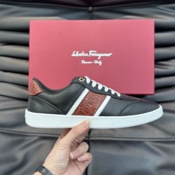 FERRAGAMO サルヴァトーレ フェラガモ 新作追加 2024SS メンズ用 カジュアルシューズ