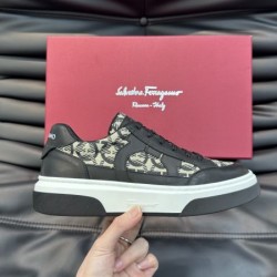 FERRAGAMO サルヴァトーレ フェラガモ 雑誌掲載 2024SS メンズ用 カジュアルシューズ