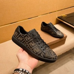 FENDI フェンデイ スタイリッシュなスタイル 2024SS メンズ用 カジュアルシューズ