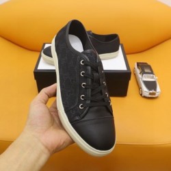 GUCCI グッチ 雑誌にも人気掲載アイテム 2024SS メンズ用 カジュアルシューズ 