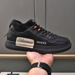 GUCCI グッチ 上品なカジュアルコーデに 2024SS メンズ用 カジュアルシューズ 
