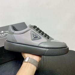 PRADA プラダ 今年の最旬トレンドになる 2024SS メンズ用 カジュアルシューズ