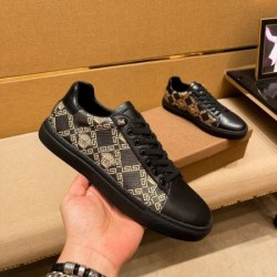 VERSACE ヴェルサーチェ 定番人気商品 2024SS メンズ用 カジュアルシューズ