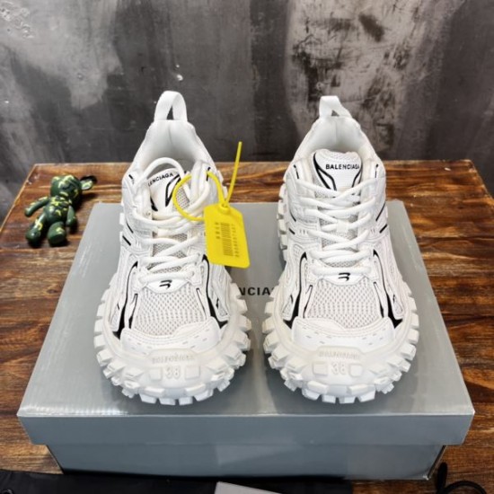 BALENCIAGA バレンシアガ 大人気商品再入荷! 2024SS メンズ用 スニーカー BALENCIAGA バレンシアガ 大人気商品再入荷! 2024SS メンズ用 スニーカー