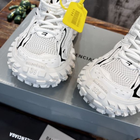BALENCIAGA バレンシアガ 大人気商品再入荷! 2024SS メンズ用 スニーカー BALENCIAGA バレンシアガ 大人気商品再入荷! 2024SS メンズ用 スニーカー