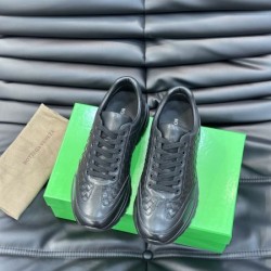 BOTTEGA VENETA ボッテガヴェネタ 話題人気商品 2024SS メンズ用 スニーカー