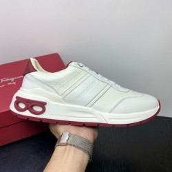FERRAGAMO サルヴァトーレ フェラガモ ロゴが素敵 2024SS メンズ用 スニーカー