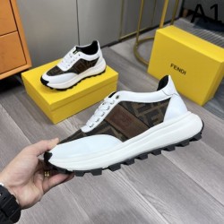 FENDI フェンデイ ファション人に必須アイテム 2024SS メンズ用 スニーカー