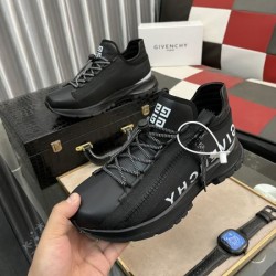 GIVENCHY ジバンシィ 最旬トレンド間違いなし 2024SS メンズ用 スニーカー