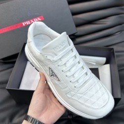 PRADA プラダ いつも年末には完売しちゃう 2024SS メンズ用 スニーカー