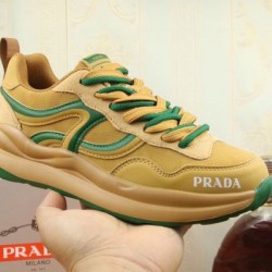 PRADA プラダ 上品ですっきり、好感度抜群 2024SS メンズ用 スニーカー