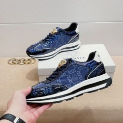 VERSACE ヴェルサーチェ ギフトにオススメ 2024SS メンズ用 スニーカー