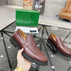 BOTTEGA VENETA ボッテガヴェネタ 最新デザイン 2024SS メンズ用 ビジネスシューズ