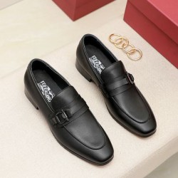 FERRAGAMO サルヴァトーレ フェラガモ 肌触りがよい 2024SS メンズ用 ビジネスシューズ