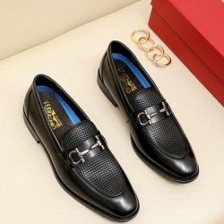 FERRAGAMO サルヴァトーレ フェラガモ 一枚でお洒落 2024SS メンズ用 ビジネスシューズ