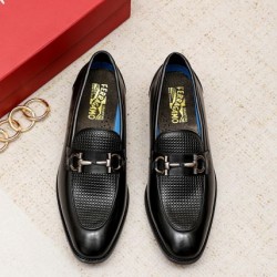 FERRAGAMO サルヴァトーレ フェラガモ 一枚でお洒落 2024SS メンズ用 ビジネスシューズ