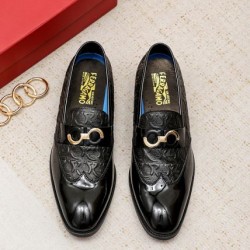 FERRAGAMO サルヴァトーレ フェラガモ 定番人気商品 2024SS メンズ用 ビジネスシューズ