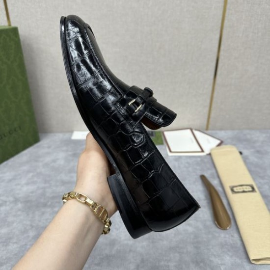 好感度が高いアイテム GUCCI グッチ 2024SS メンズ用 ビジネスシューズ