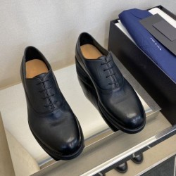 PRADA プラダ 雑誌も街も人気アイテム 2024SS メンズ用 ビジネスシューズ